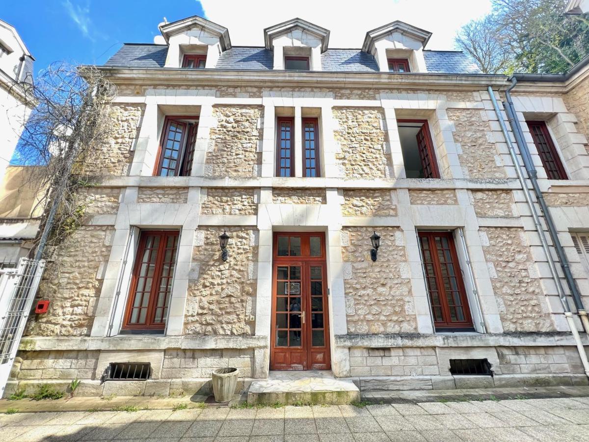 Le Melusine , A 50M De La Gare De Poitiers Apartment Exterior foto